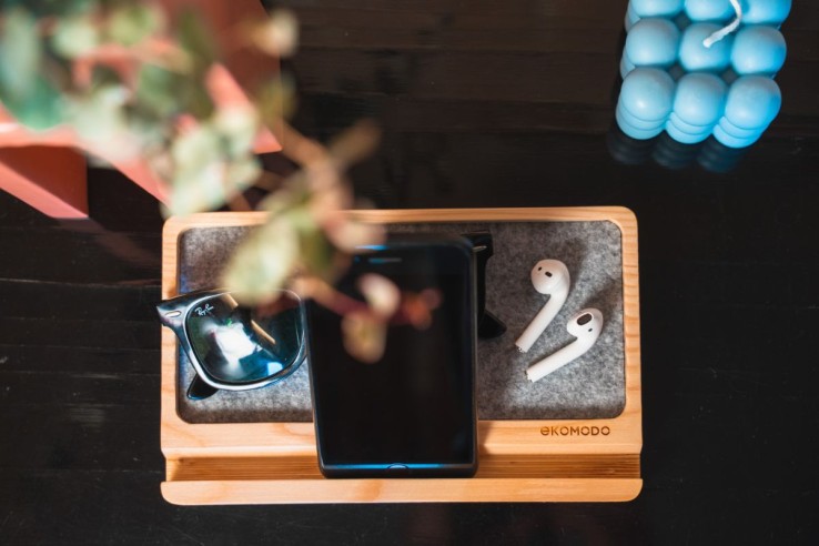 Phone stand and pocket organizer ANITZ