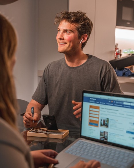 Phone stand and pocket organizer ANITZ